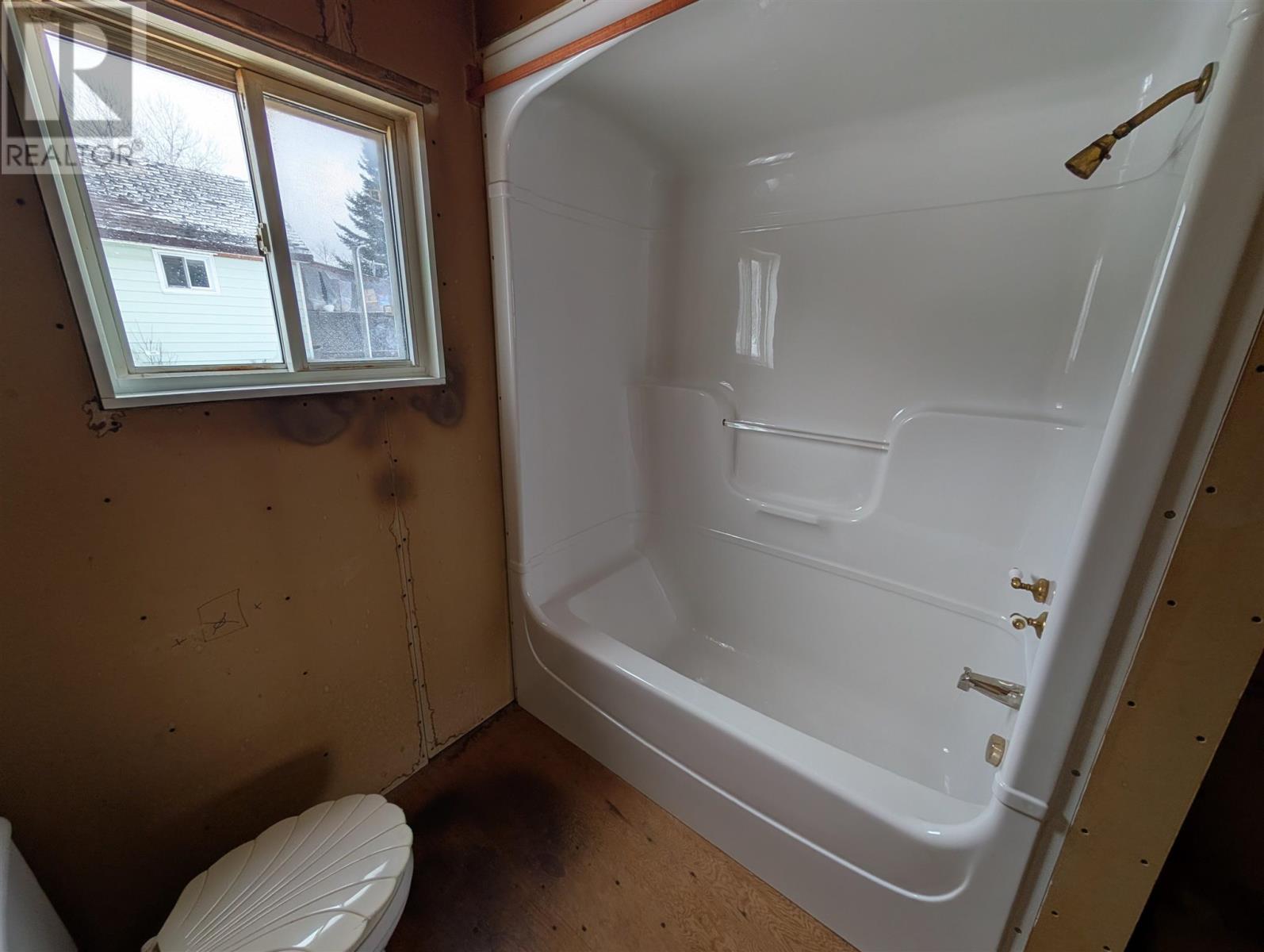 406 Elgin St, White River, ON - Indoor Photo Showing Bathroom