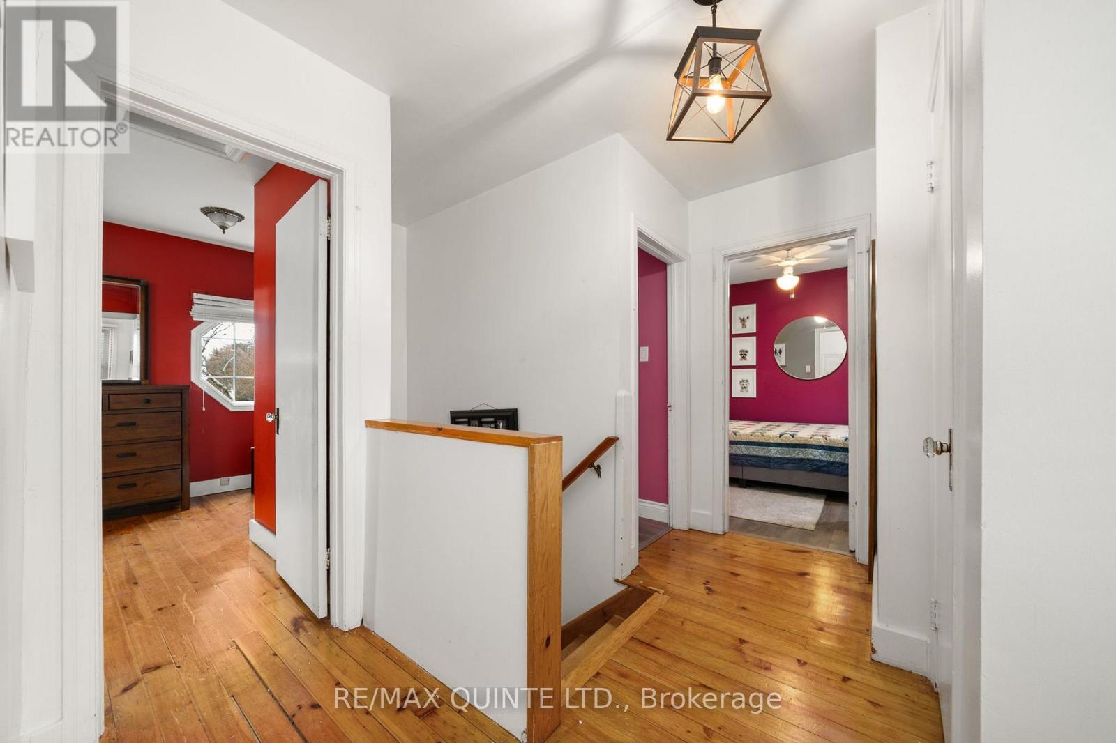 8 Greenlawn Avenue, Belleville (Belleville Ward), ON - Indoor Photo Showing Other Room