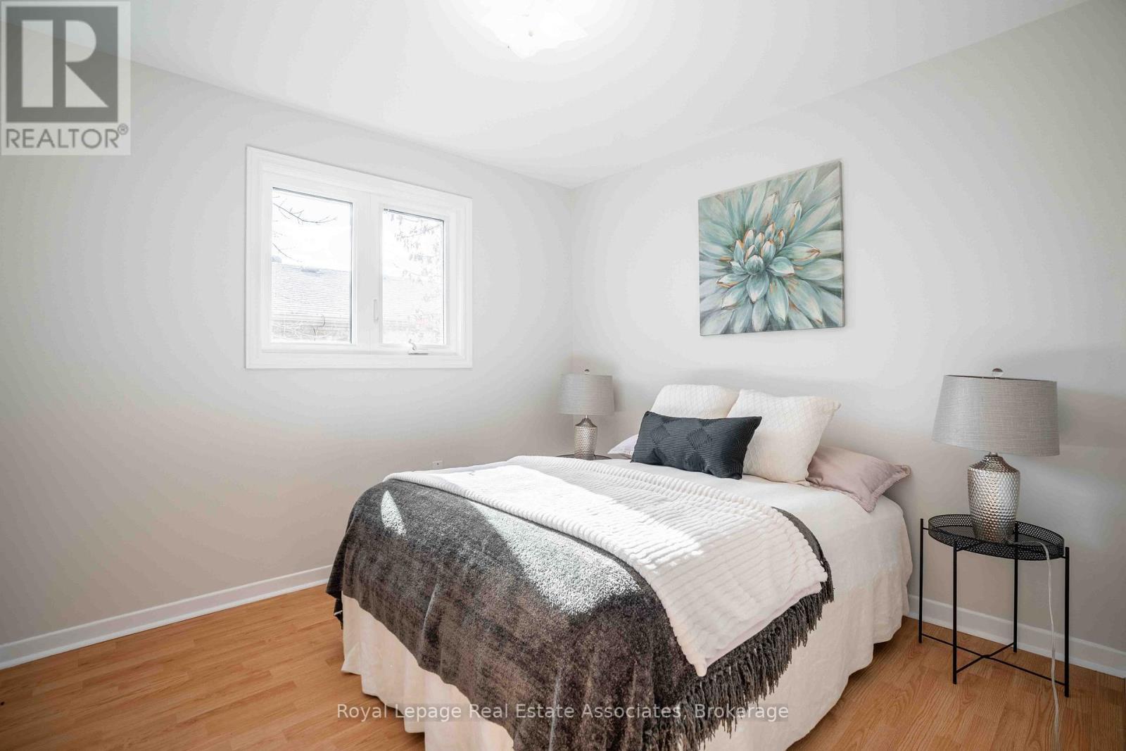 2559 Kingsberry Crescent, Mississauga, ON - Indoor Photo Showing Bedroom