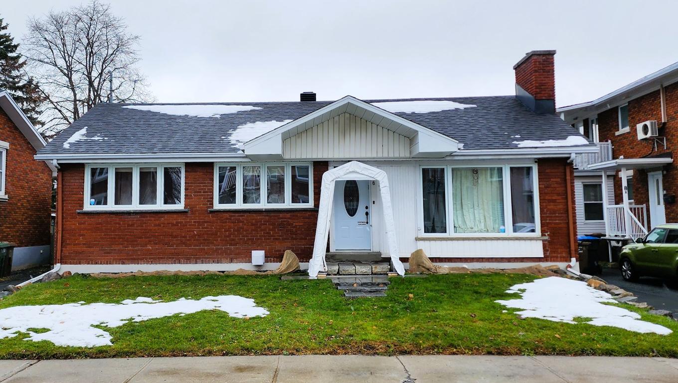 Frontage - 6 Rue St-Pierre, Saint-Jean-Sur-Richelieu, QC - Outdoor With Facade