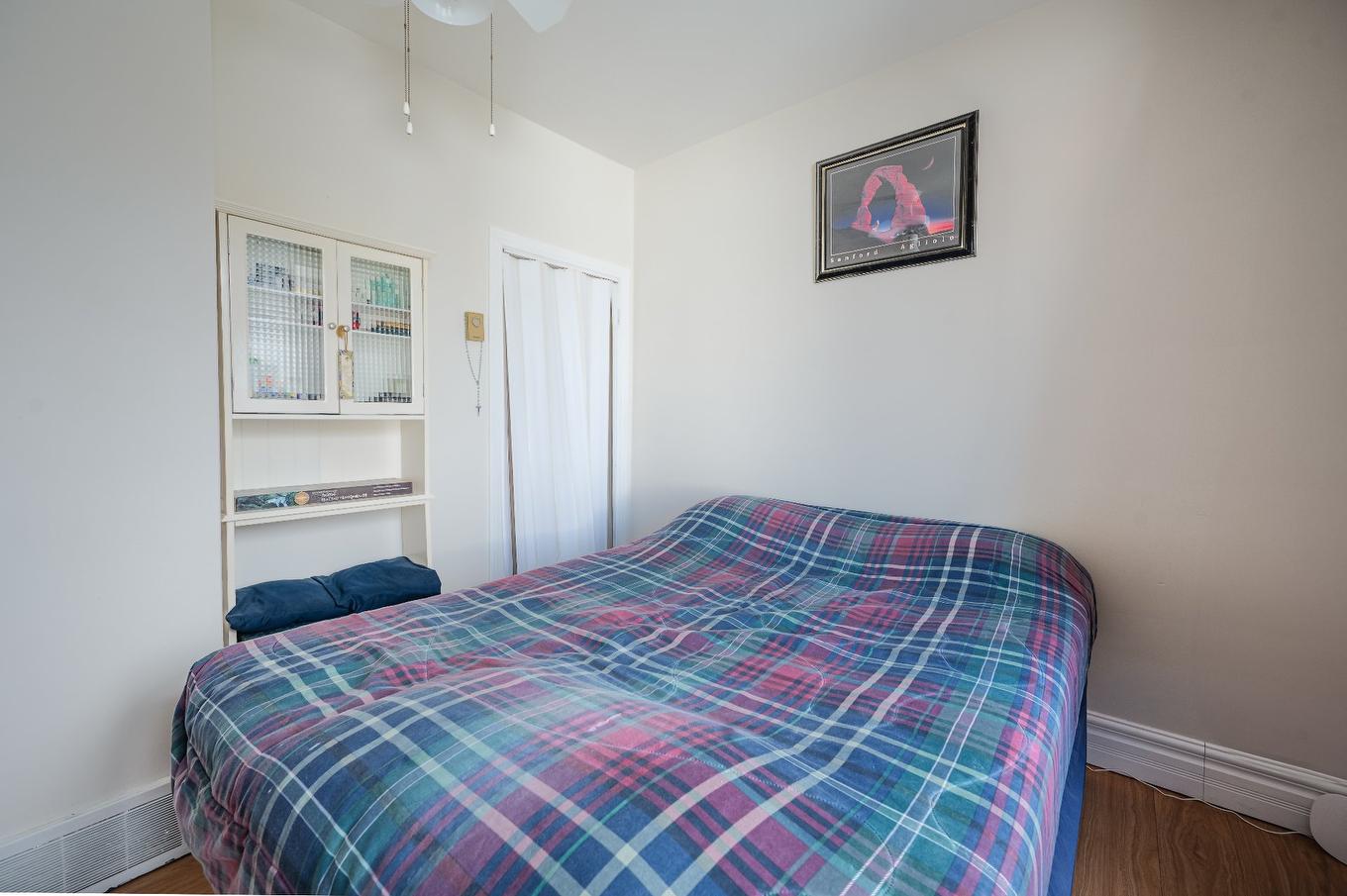Chambre à coucher - 6 Rue St-Pierre, Saint-Jean-Sur-Richelieu, QC - Indoor Photo Showing Bedroom