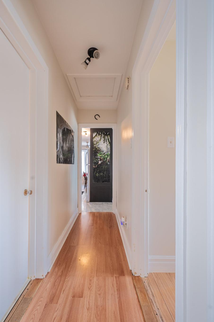 Corridor - 6 Rue St-Pierre, Saint-Jean-Sur-Richelieu, QC - Indoor Photo Showing Other Room