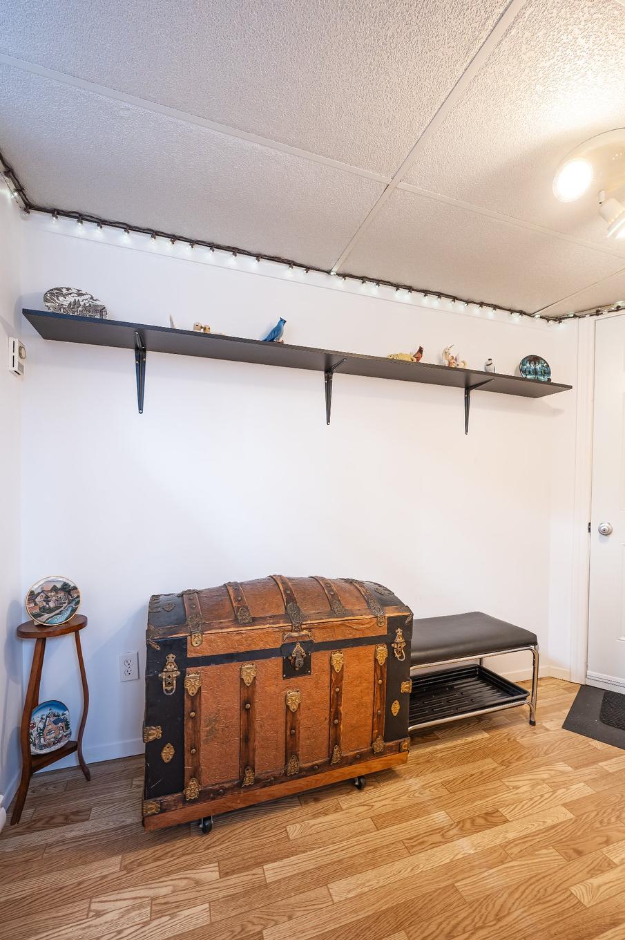 Hall d'entrée/Vestibule - 6 Rue St-Pierre, Saint-Jean-Sur-Richelieu, QC - Indoor Photo Showing Other Room