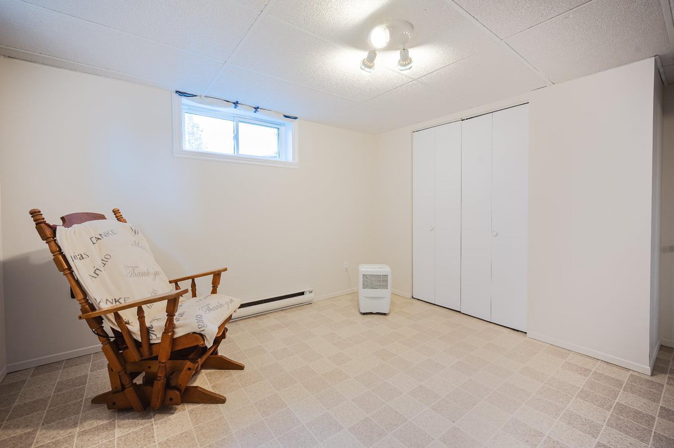 Chambre à coucher - 6 Rue St-Pierre, Saint-Jean-Sur-Richelieu, QC - Indoor