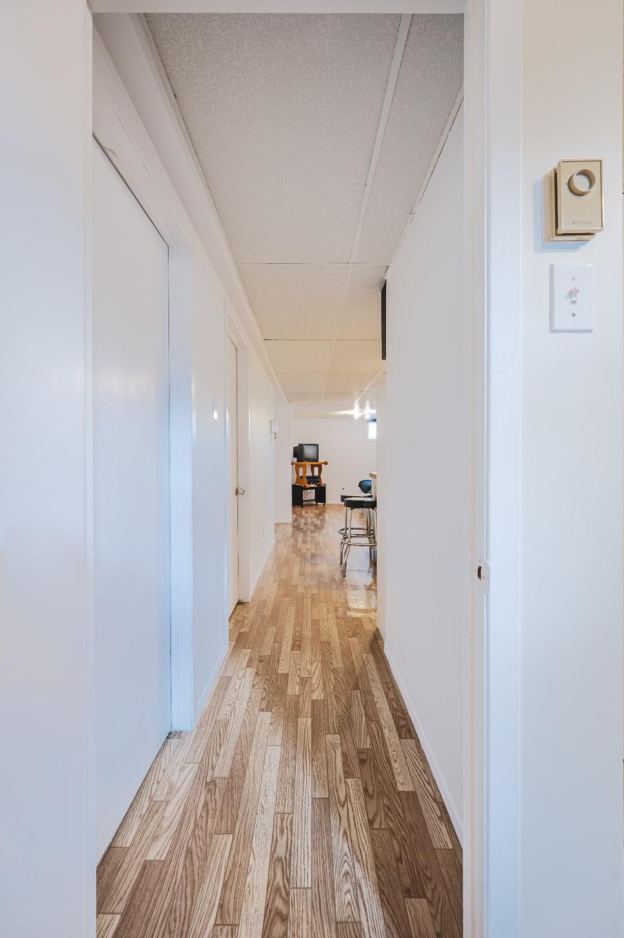 Corridor - 6 Rue St-Pierre, Saint-Jean-Sur-Richelieu, QC - Indoor Photo Showing Other Room