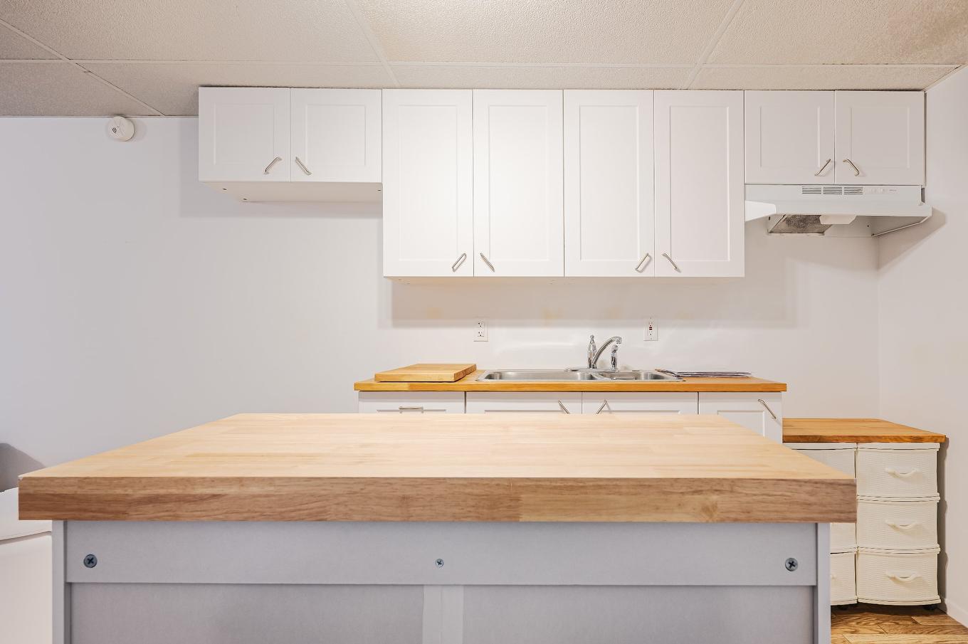 Cuisine - 6 Rue St-Pierre, Saint-Jean-Sur-Richelieu, QC - Indoor Photo Showing Kitchen With Double Sink