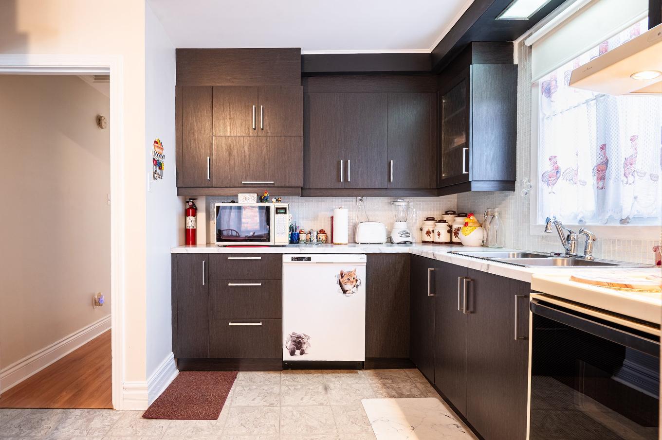 Cuisine - 6 Rue St-Pierre, Saint-Jean-Sur-Richelieu, QC - Indoor Photo Showing Kitchen With Double Sink