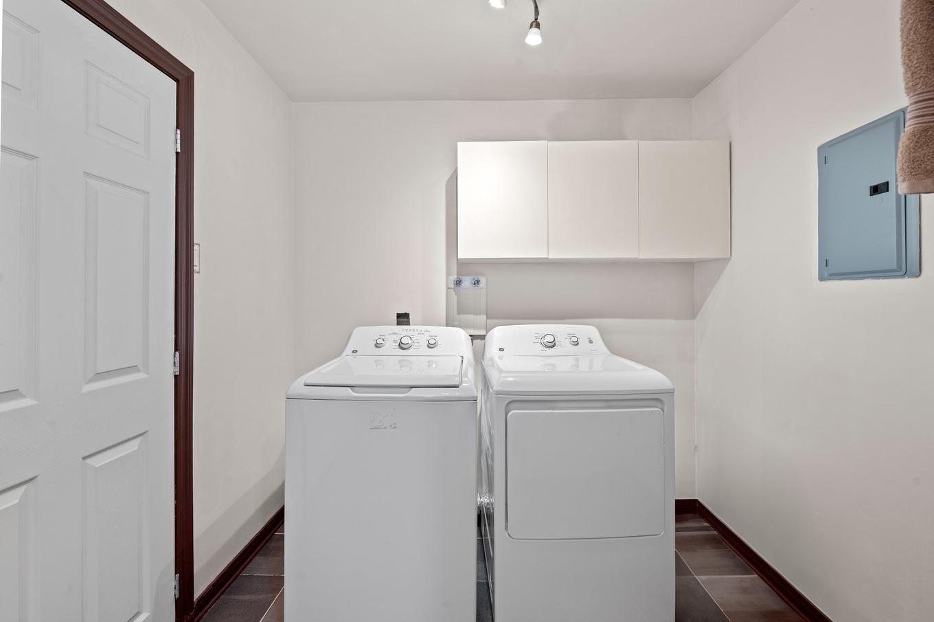 Salle de lavage - 3497 Ch. Du Village, Saint-Adolphe-D'Howard, QC - Indoor Photo Showing Laundry Room