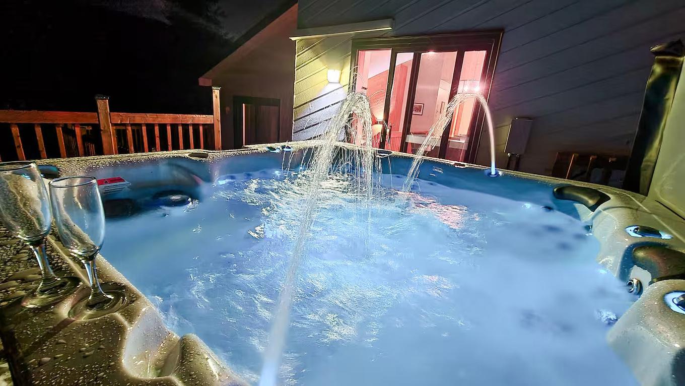 Spa - 3497 Ch. Du Village, Saint-Adolphe-D'Howard, QC - Outdoor