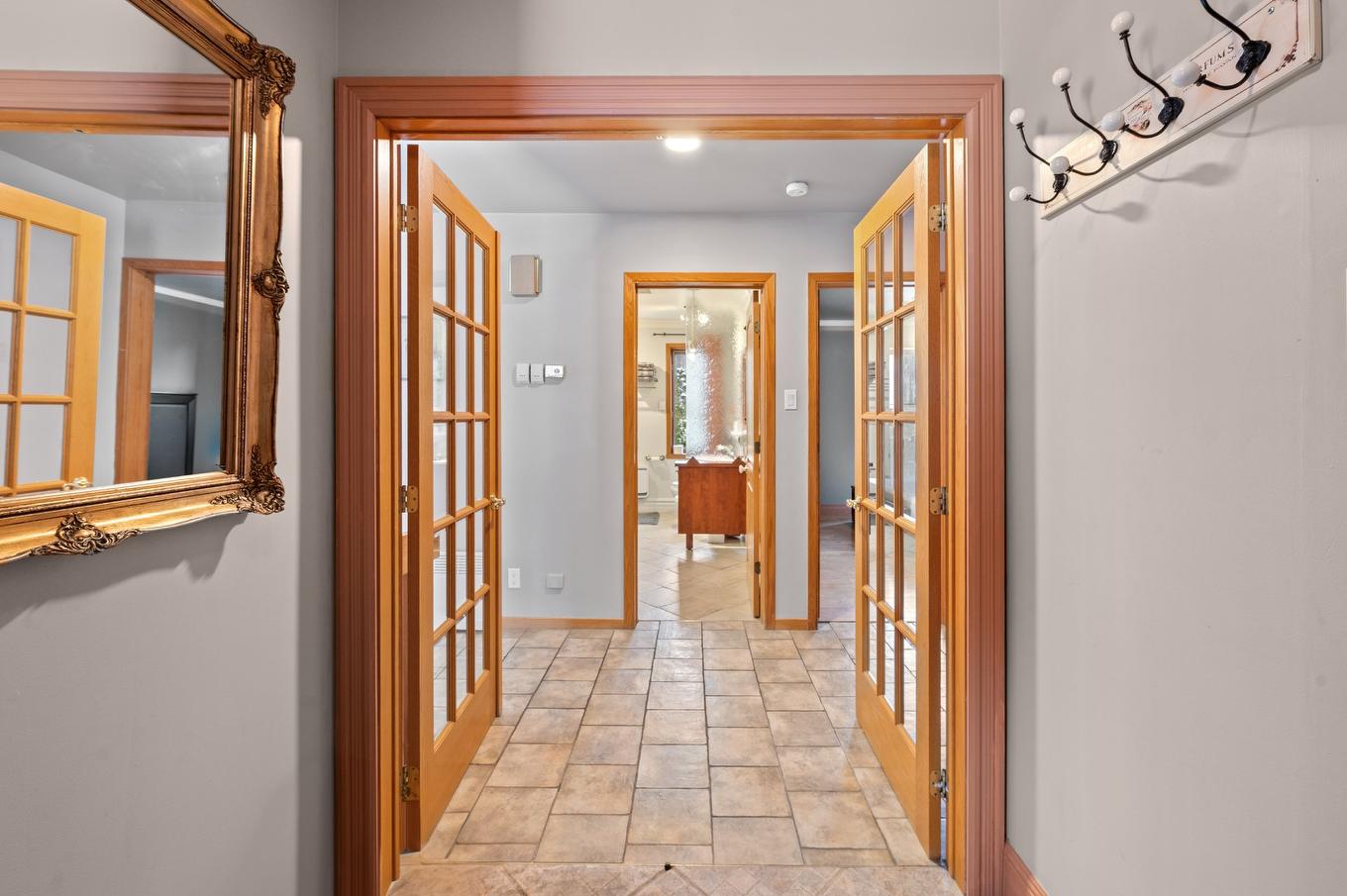 Hall d'entrée/Vestibule - 3497 Ch. Du Village, Saint-Adolphe-D'Howard, QC - Indoor Photo Showing Other Room