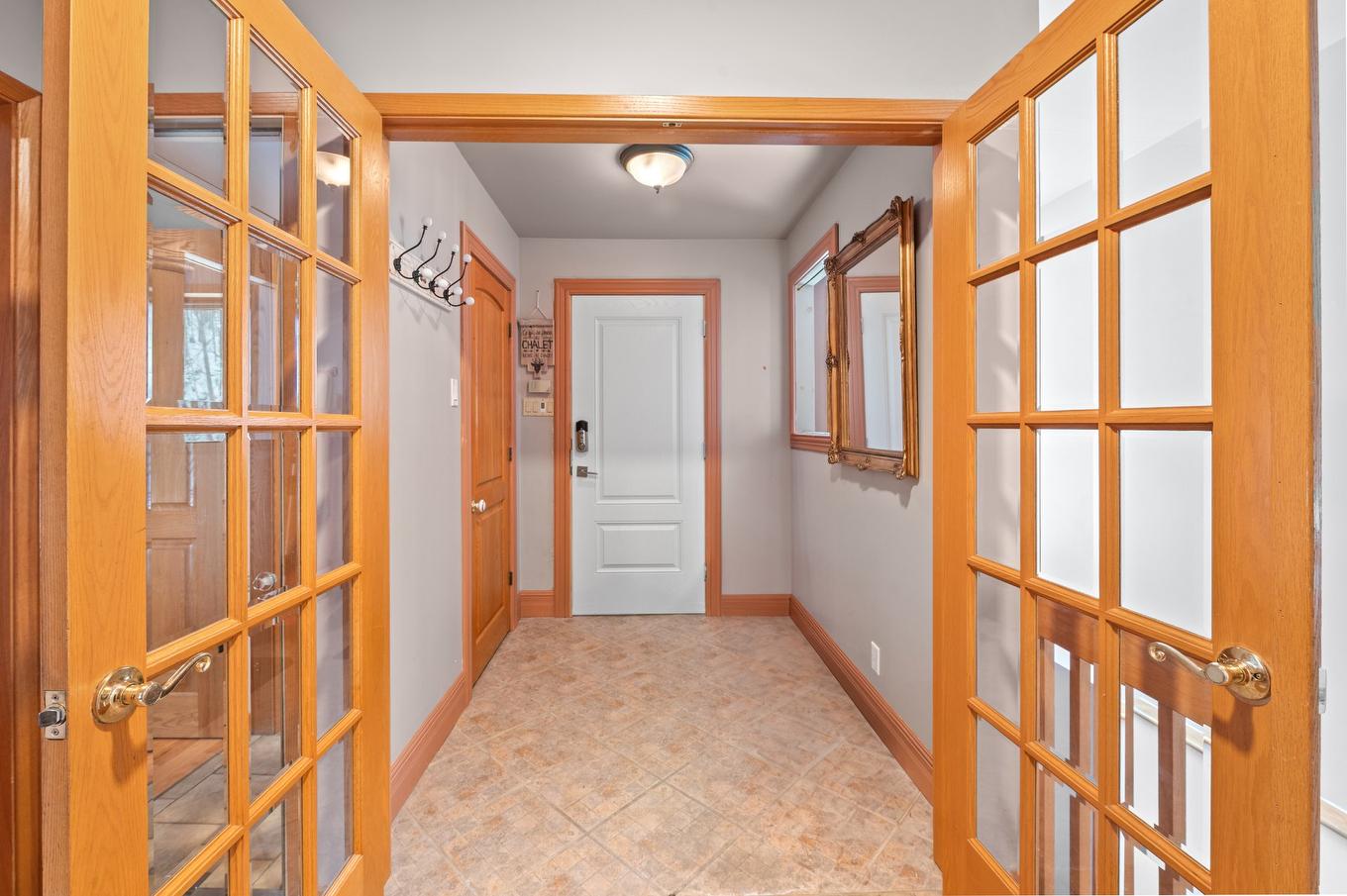 Hall d'entrée/Vestibule - 3497 Ch. Du Village, Saint-Adolphe-D'Howard, QC - Indoor Photo Showing Other Room