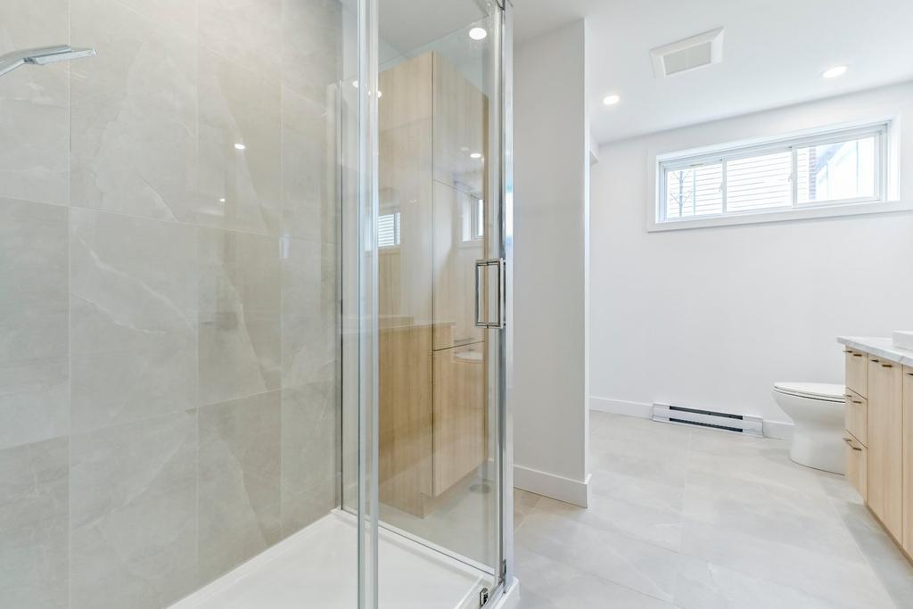 Bathroom - 27 Rue De Bleury, Saint-Jean-Sur-Richelieu, QC - Indoor Photo Showing Bathroom