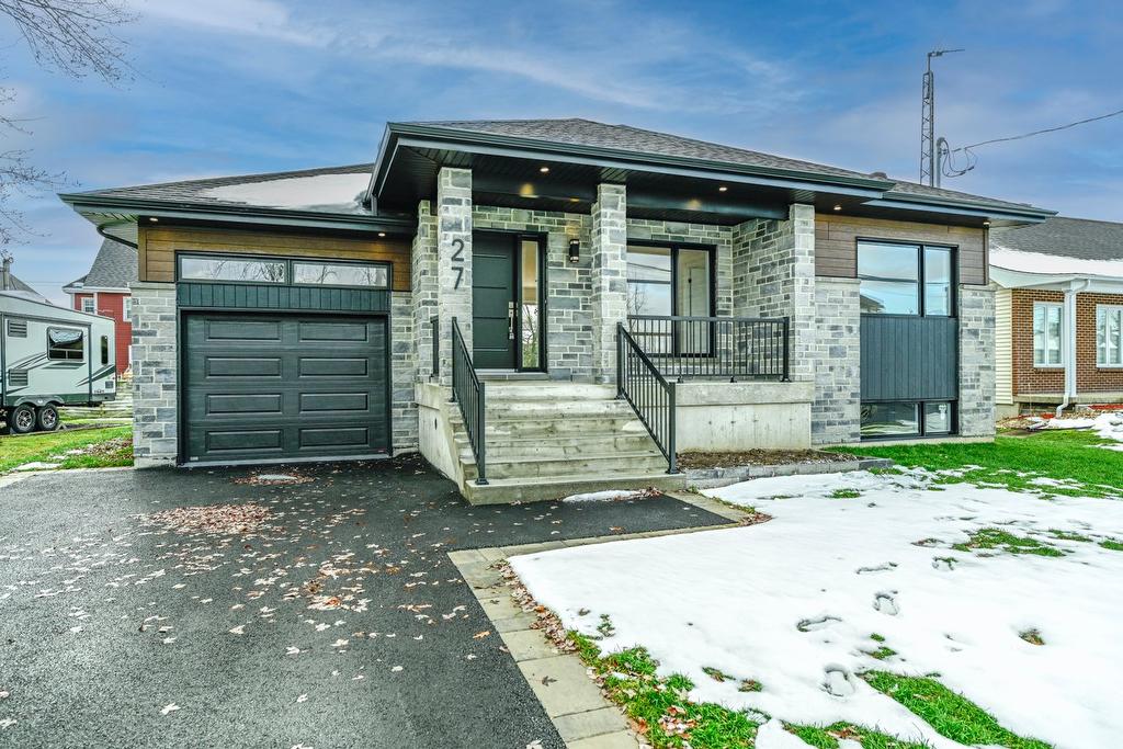 Frontage - 27 Rue De Bleury, Saint-Jean-Sur-Richelieu, QC - Outdoor