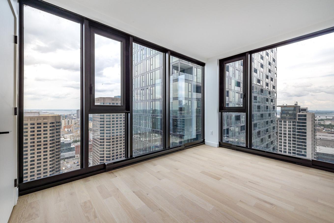 Primary bedroom - 3501-1245 Rue De Bleury, Montréal (Ville-Marie), QC - Indoor Photo Showing Other Room