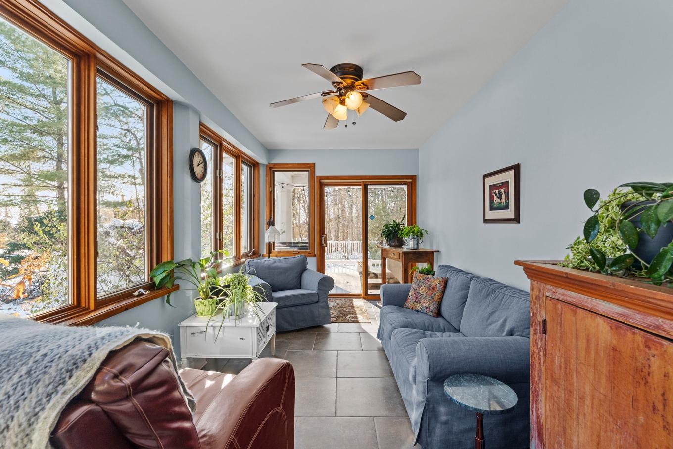 Véranda - 322 Rue Woodland, Brownsburg-Chatham, QC - Indoor Photo Showing Living Room