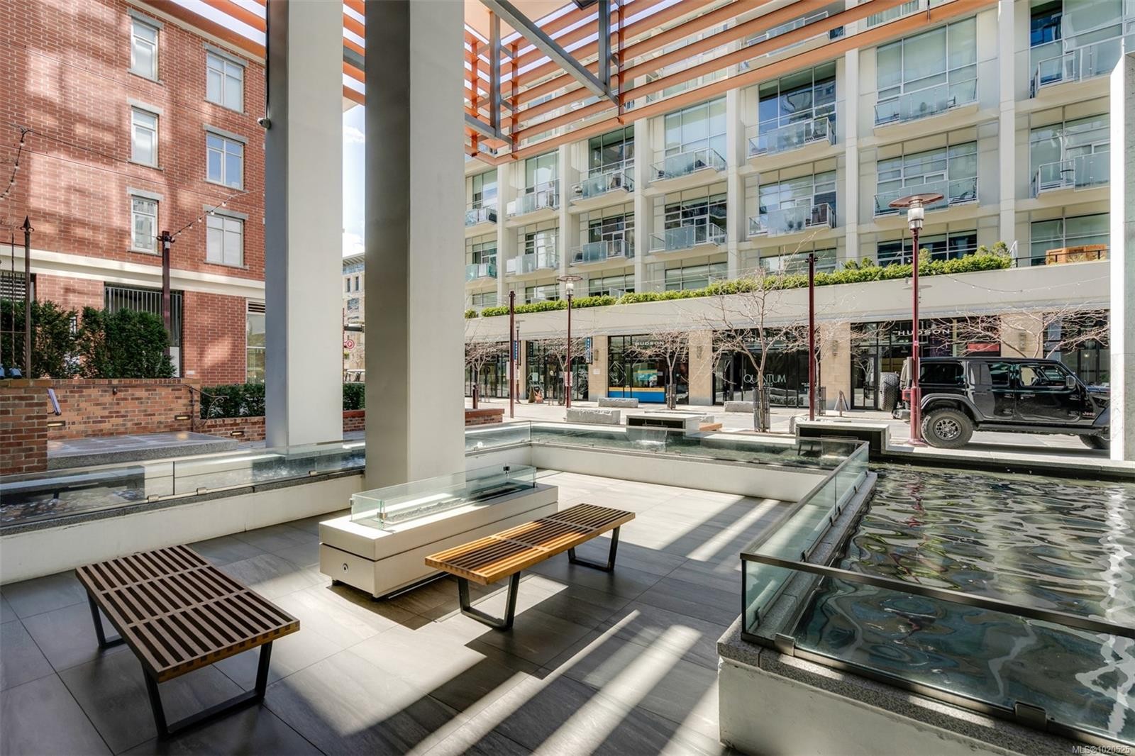 2002-777 Herald St, Victoria, BC -