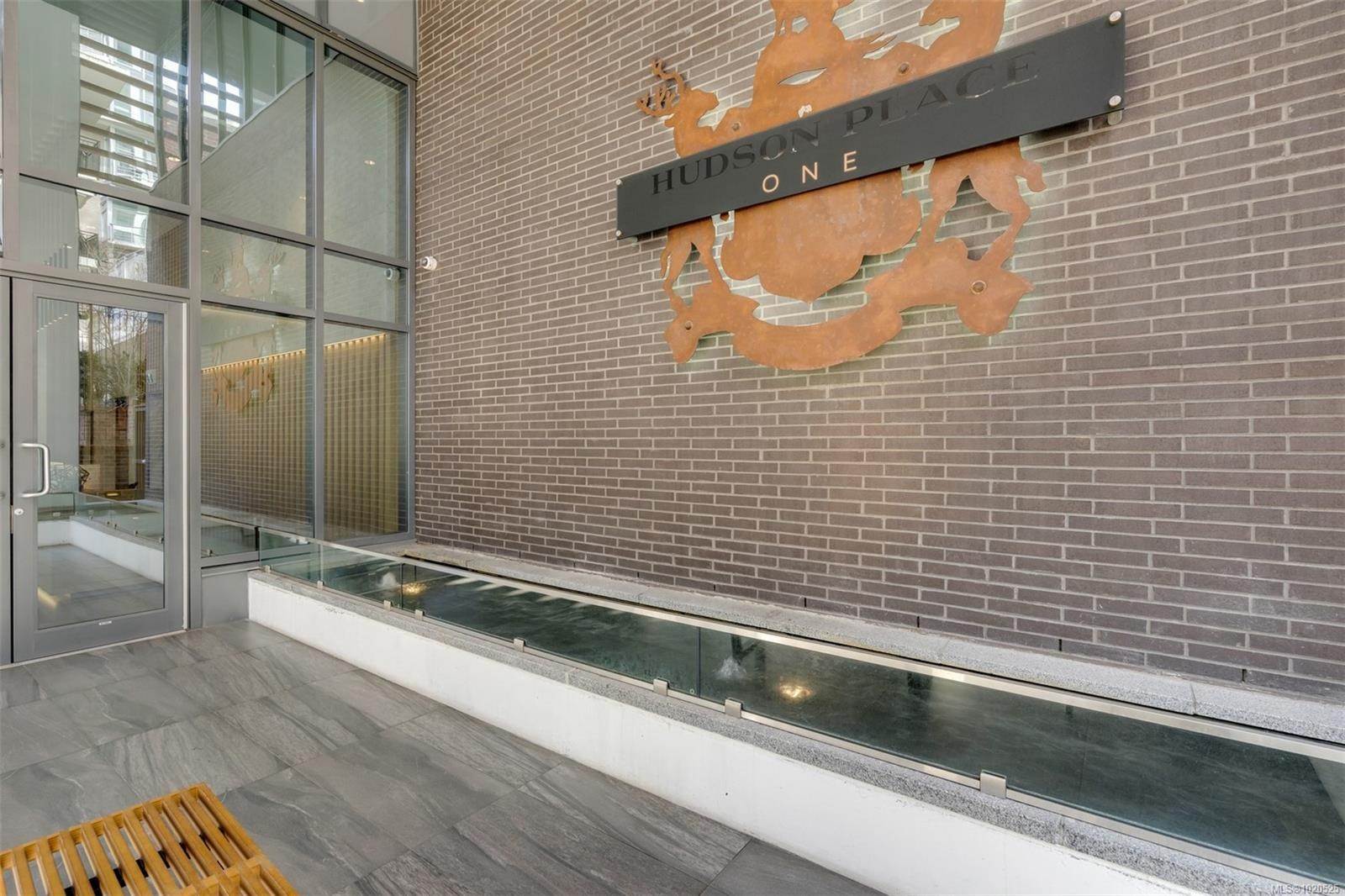 2002-777 Herald St, Victoria, BC - Photo Showing Other Room