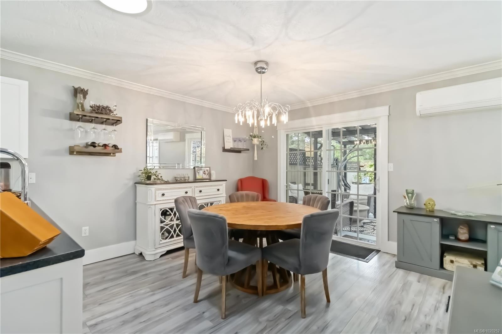 3104 Glen Lake Rd, Langford, BC - Indoor Photo Showing Dining Room