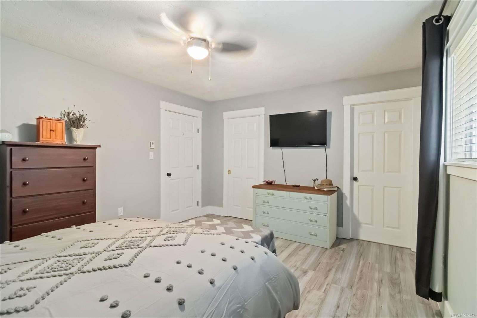 3104 Glen Lake Rd, Langford, BC - Indoor Photo Showing Bedroom