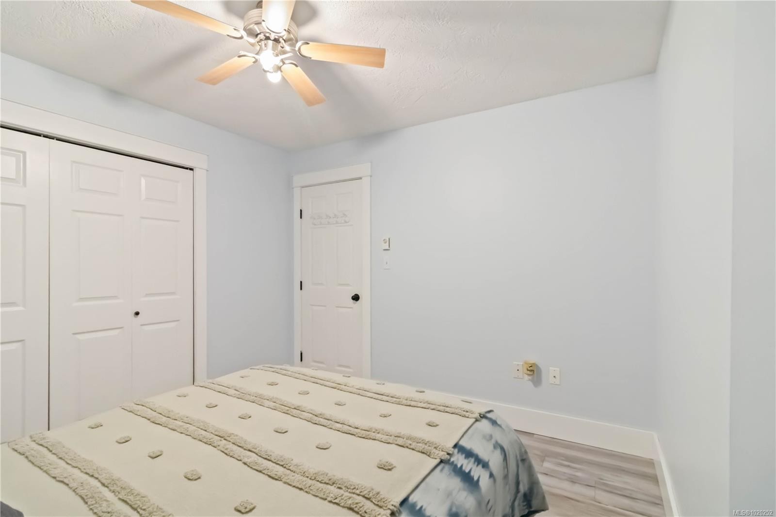 3104 Glen Lake Rd, Langford, BC - Indoor Photo Showing Bedroom