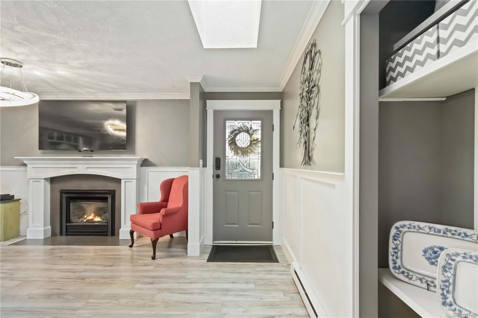 3104 Glen Lake Rd, Langford, BC - Indoor With Fireplace