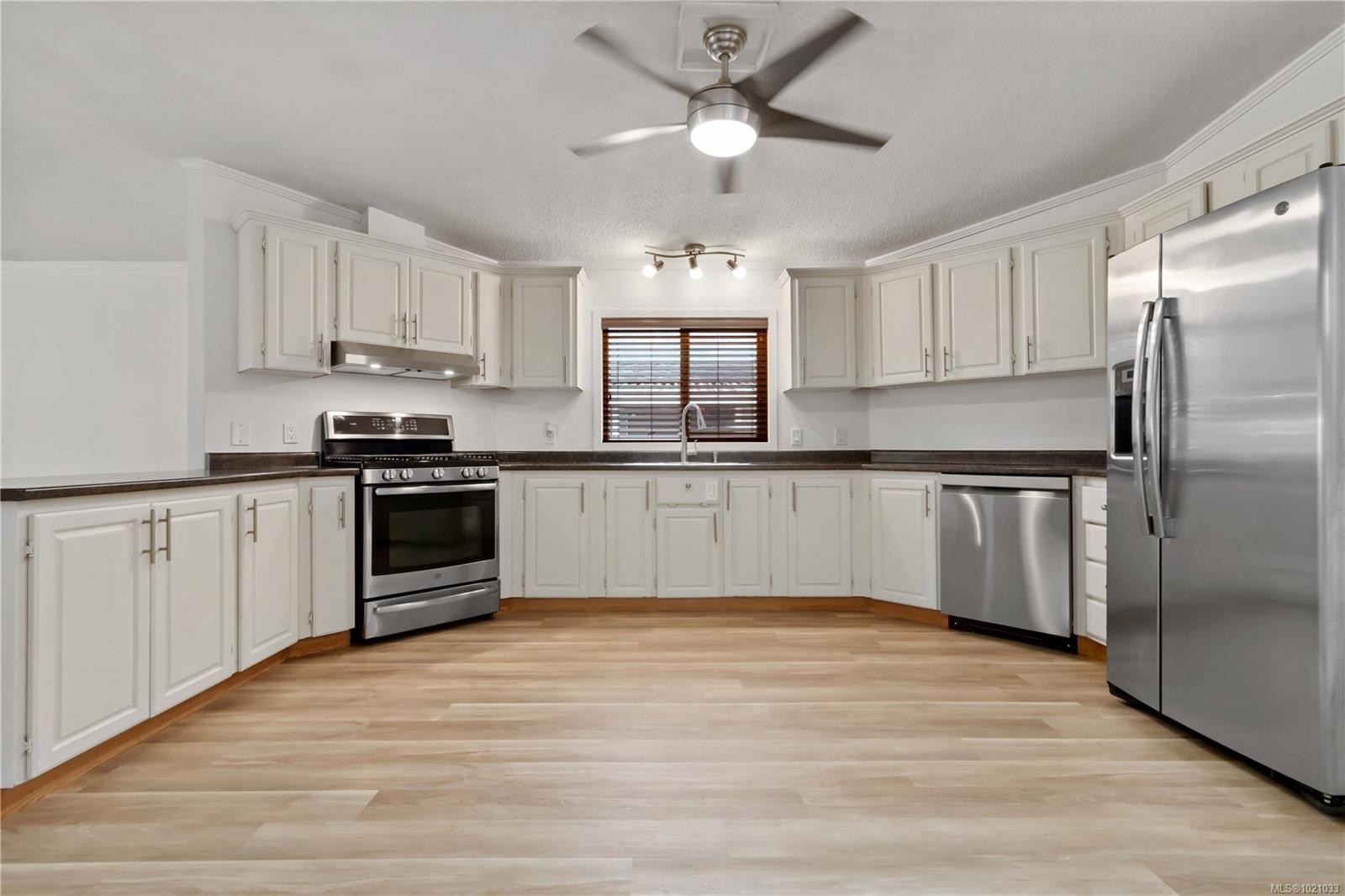 31-7583 Central Saanich Rd, Central Saanich, BC