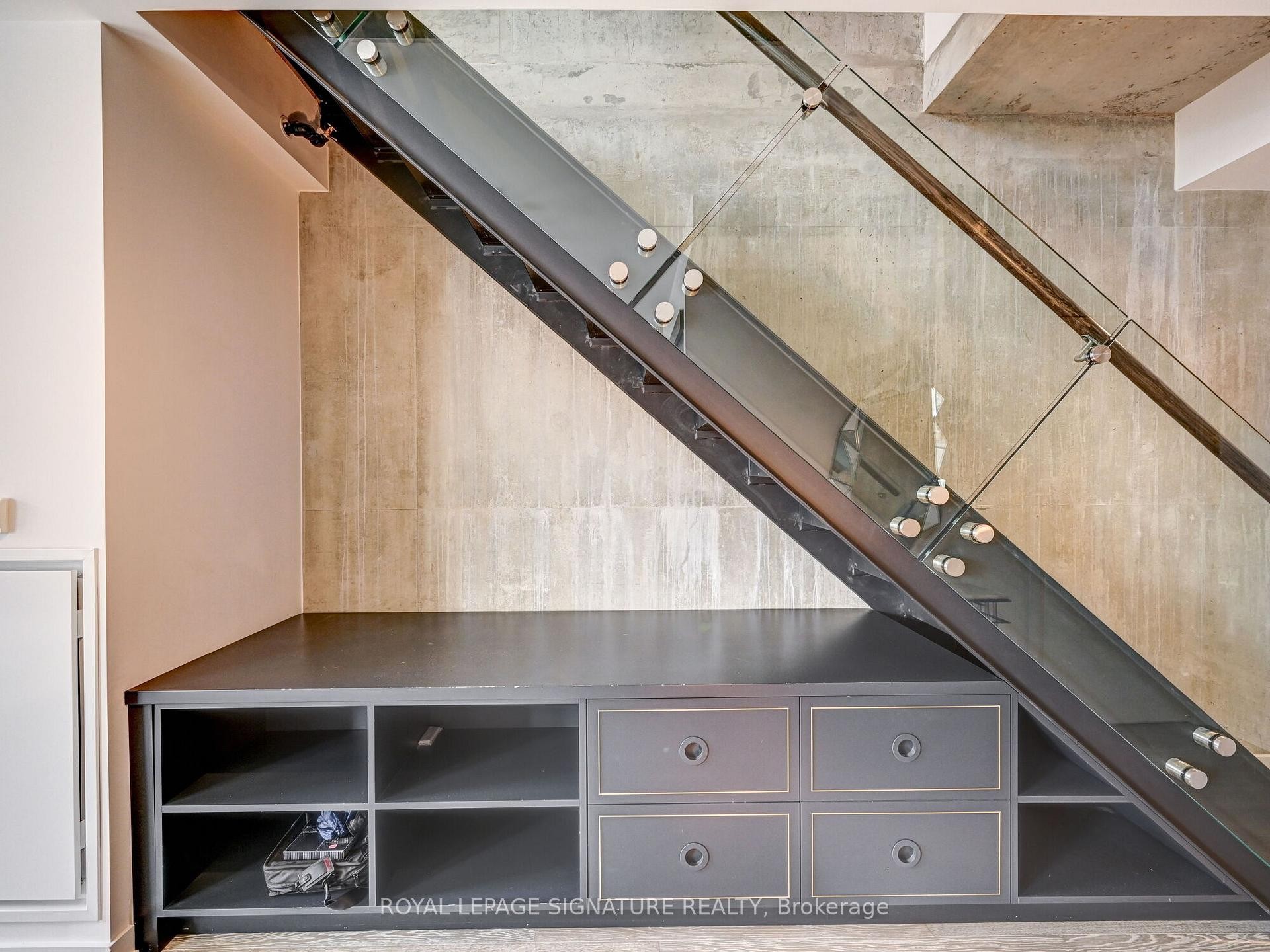 Ph18-39 Brant Street, Toronto, ON - Indoor Photo Showing Other Room