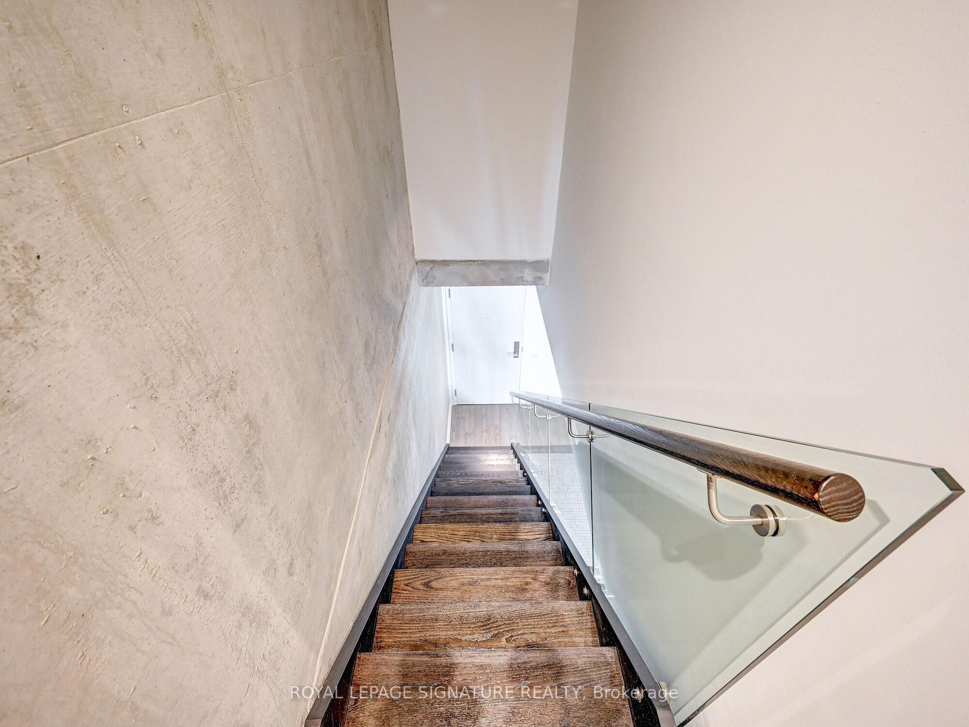 Ph18-39 Brant Street, Toronto, ON - Indoor Photo Showing Other Room