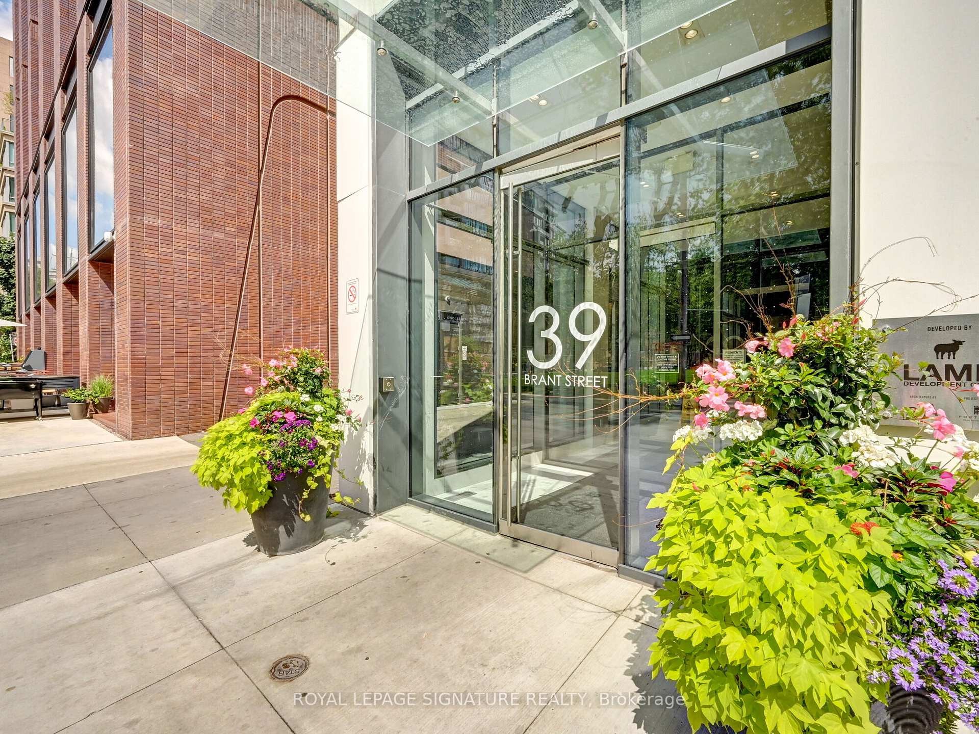 Ph18-39 Brant Street, Toronto, ON - Outdoor