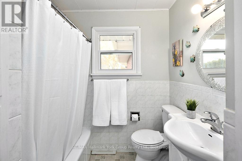 448 Nelson Street W, Meaford, ON - Indoor Photo Showing Bathroom