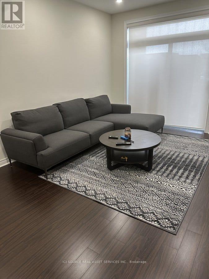 112 - 7325 Markham Road, Markham, ON - Indoor Photo Showing Living Room