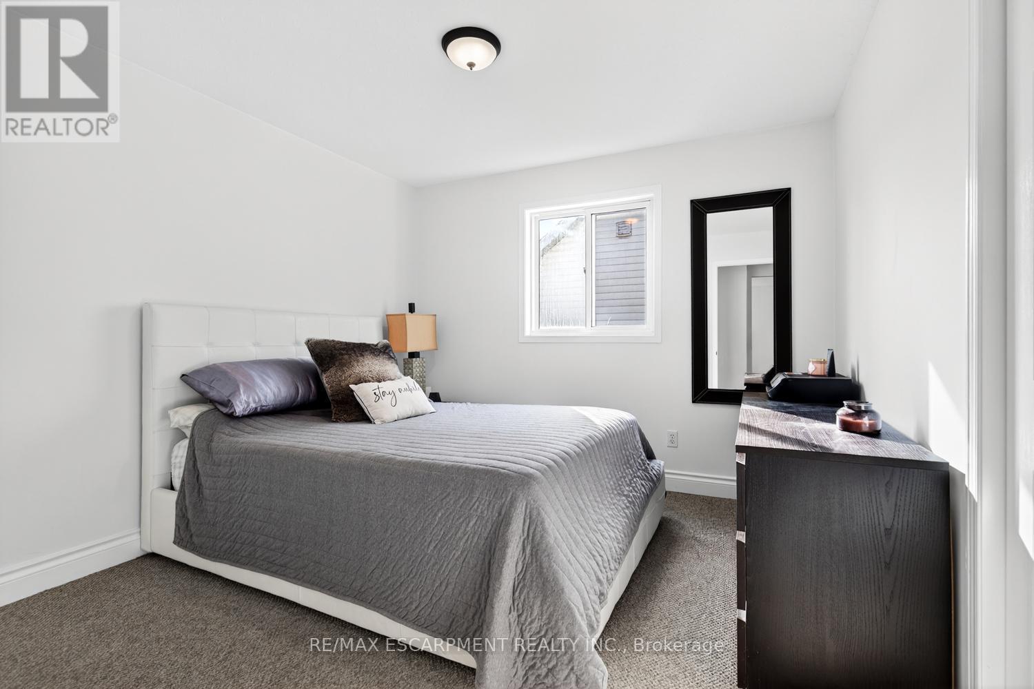 7 Anderson Crescent, West Lincoln, ON - Indoor Photo Showing Bedroom