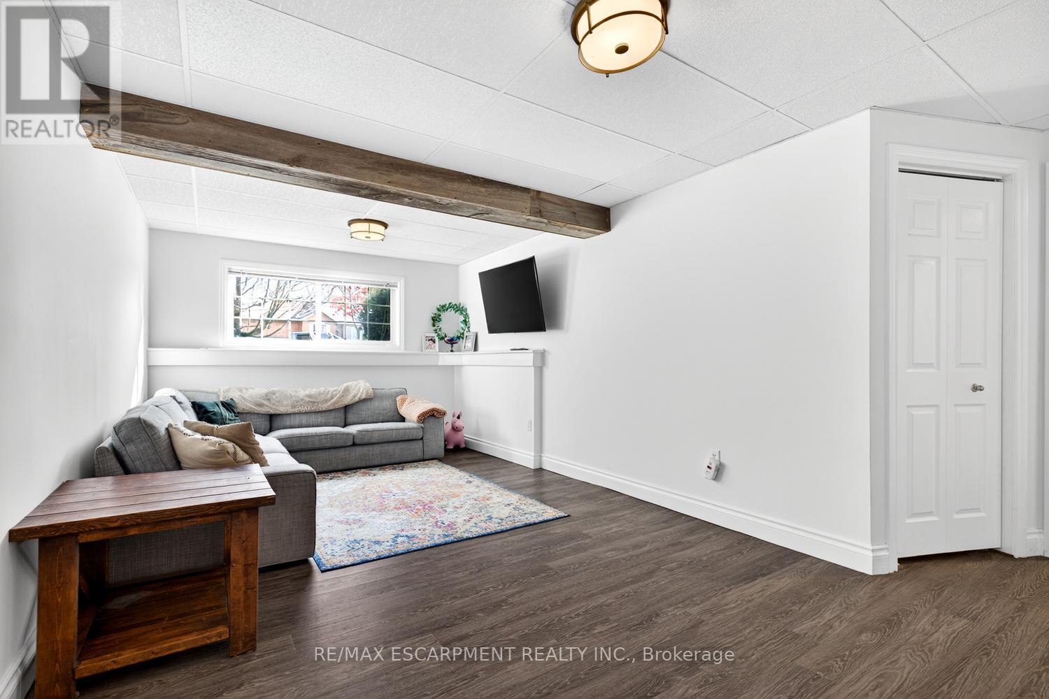 7 Anderson Crescent, West Lincoln, ON - Indoor Photo Showing Living Room