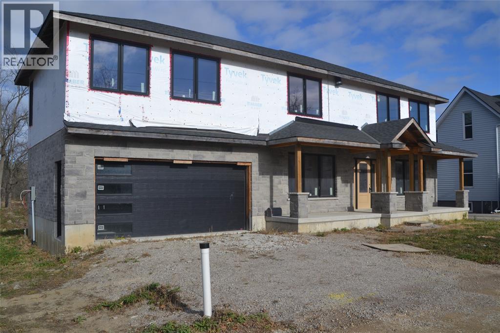 4310 Petrolia Line, Petrolia, ON - Outdoor