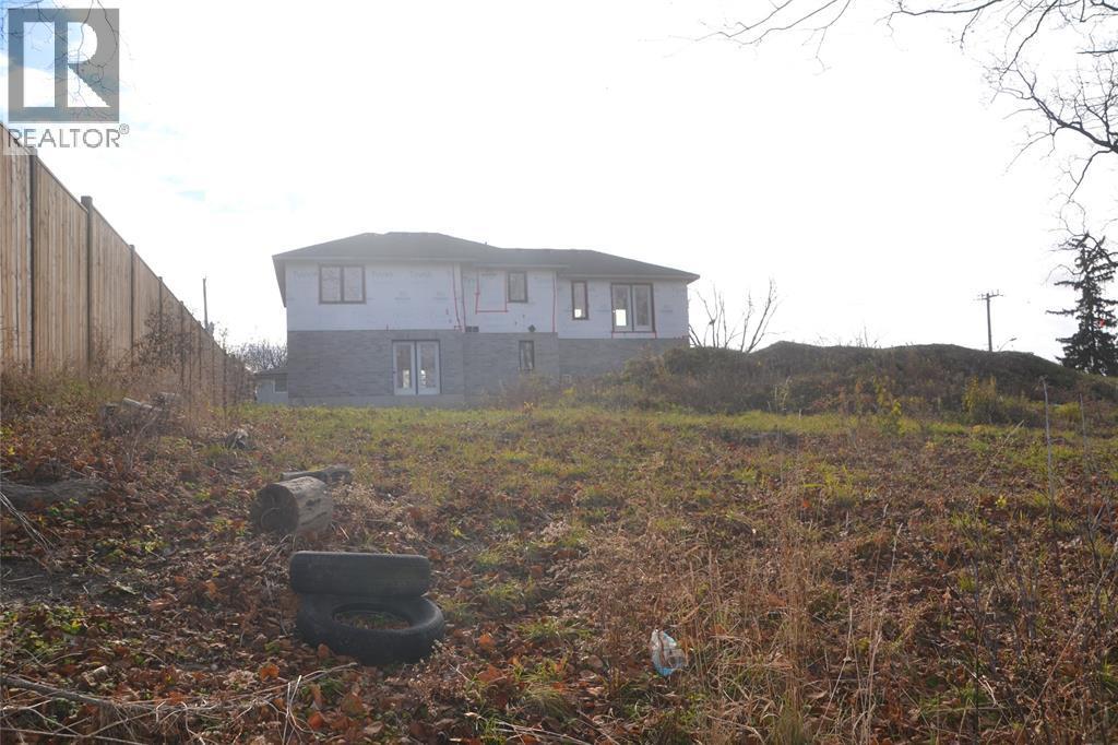 4310 Petrolia Line, Petrolia, ON - Outdoor