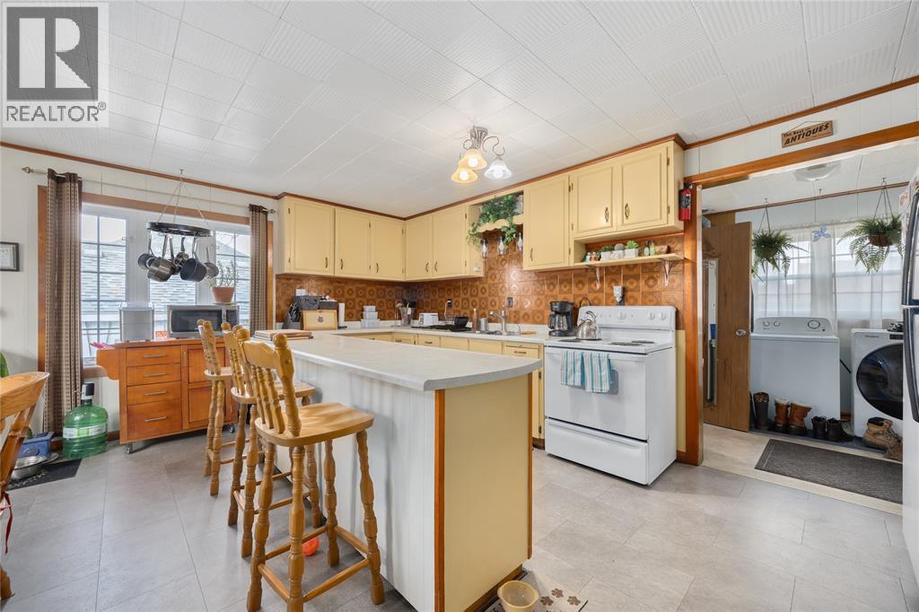 120 Hiram Street, Wallaceburg, ON - Indoor Photo Showing Kitchen