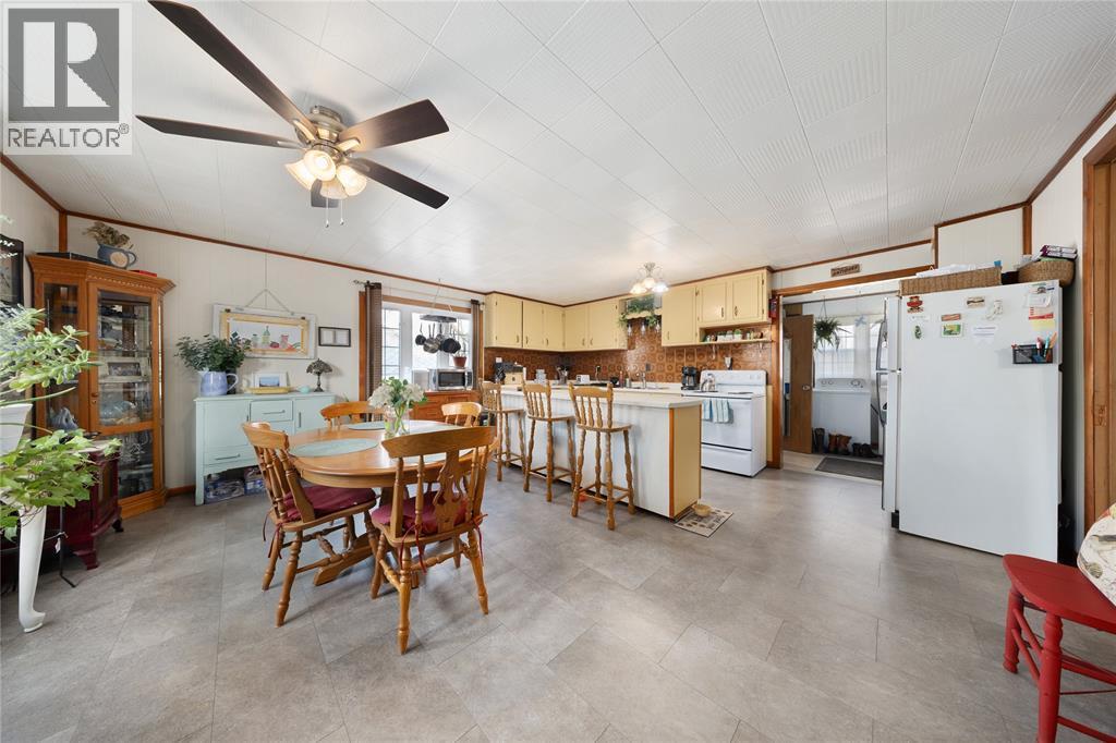 120 Hiram Street, Wallaceburg, ON - Indoor