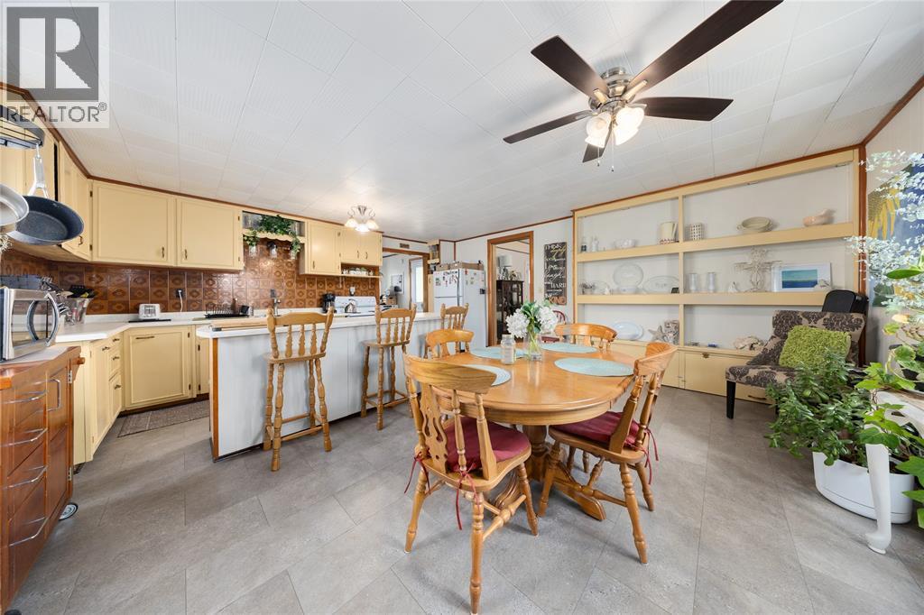 120 Hiram Street, Wallaceburg, ON - Indoor