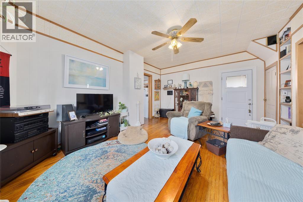 120 Hiram Street, Wallaceburg, ON - Indoor