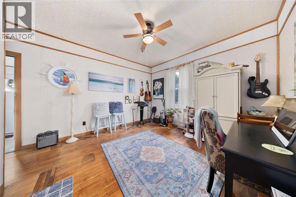 120 Hiram Street, Wallaceburg, ON - Indoor