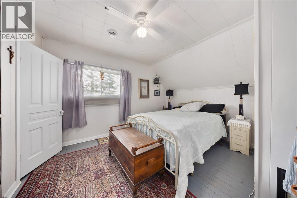 120 Hiram Street, Wallaceburg, ON - Indoor Photo Showing Bedroom