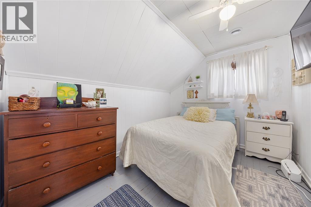 120 Hiram Street, Wallaceburg, ON - Indoor Photo Showing Bedroom