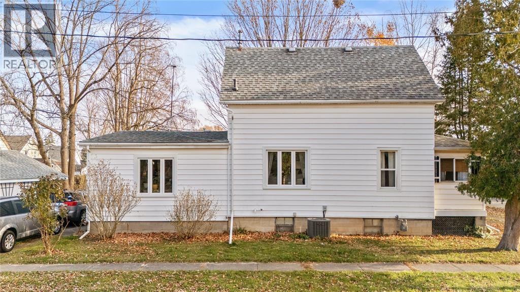 120 Hiram Street, Wallaceburg, ON - Outdoor