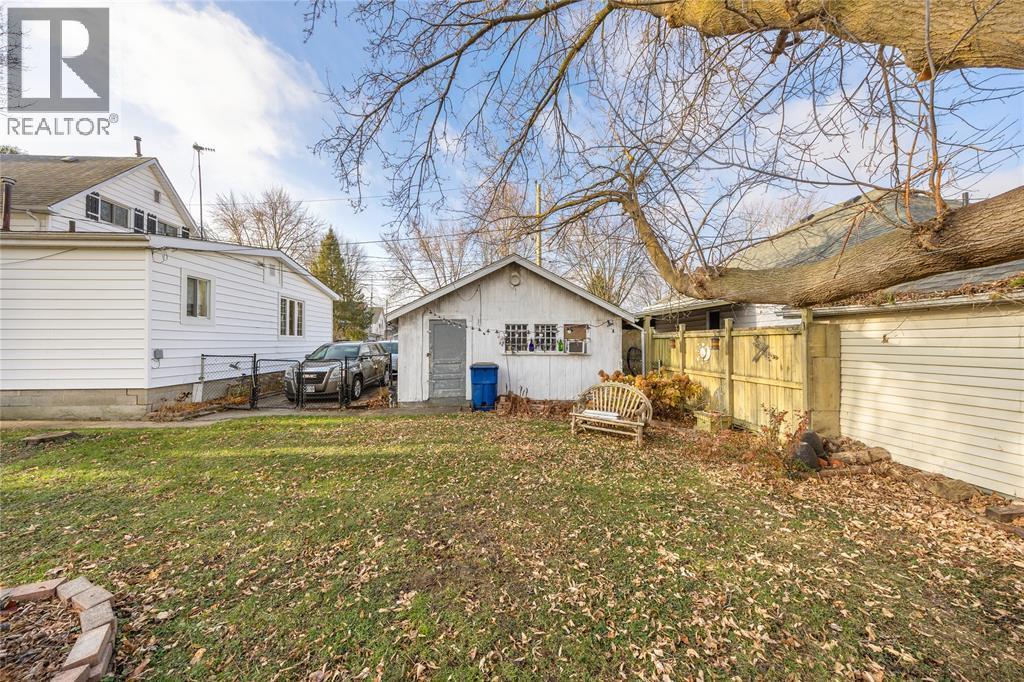 120 Hiram Street, Wallaceburg, ON - Outdoor