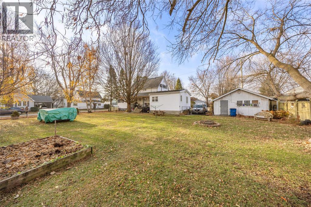 120 Hiram Street, Wallaceburg, ON - Outdoor