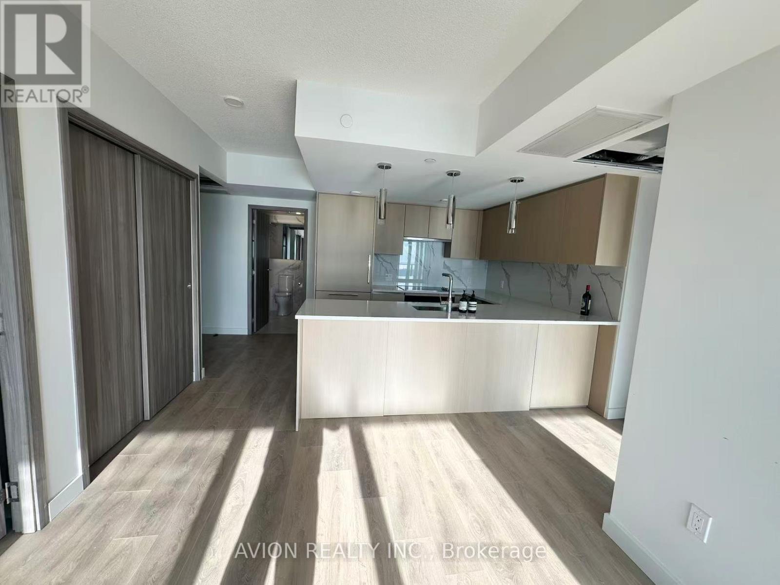 4710 - 3 Concord Cityplace Way, Toronto, ON - Indoor Photo Showing Kitchen With Double Sink