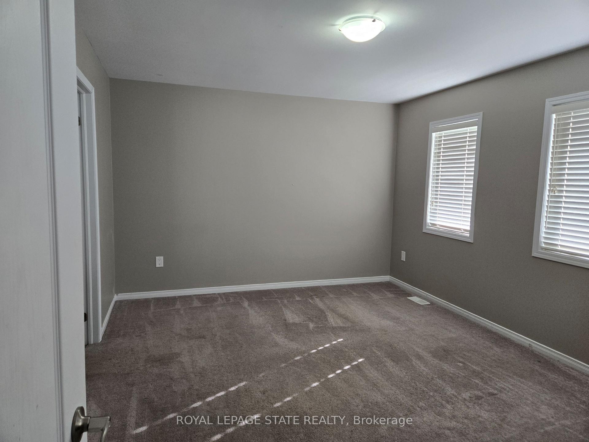 31 Cactus Crescent, Hamilton, ON - Indoor Photo Showing Other Room