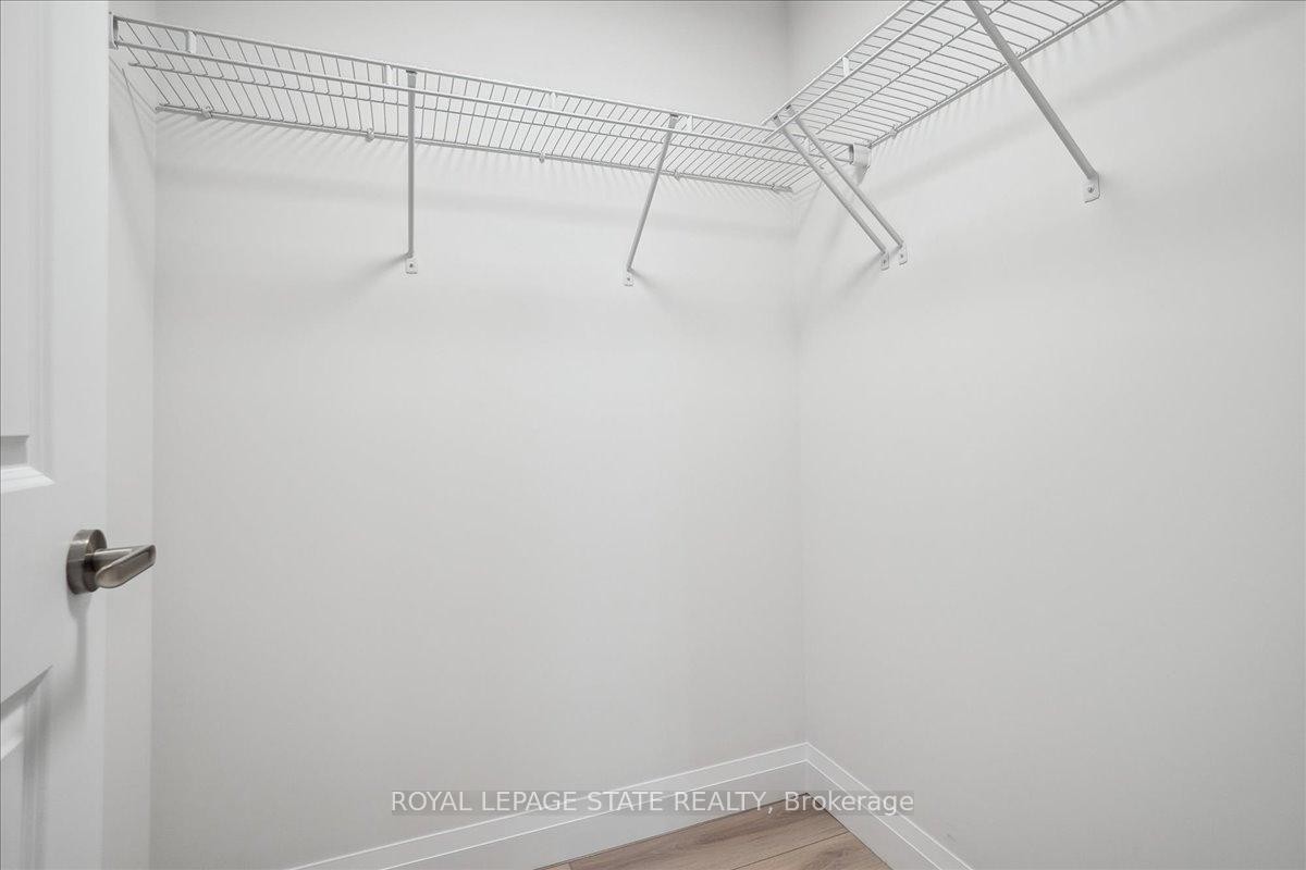 124-153 Wilson Street W, Hamilton, ON - Indoor With Storage