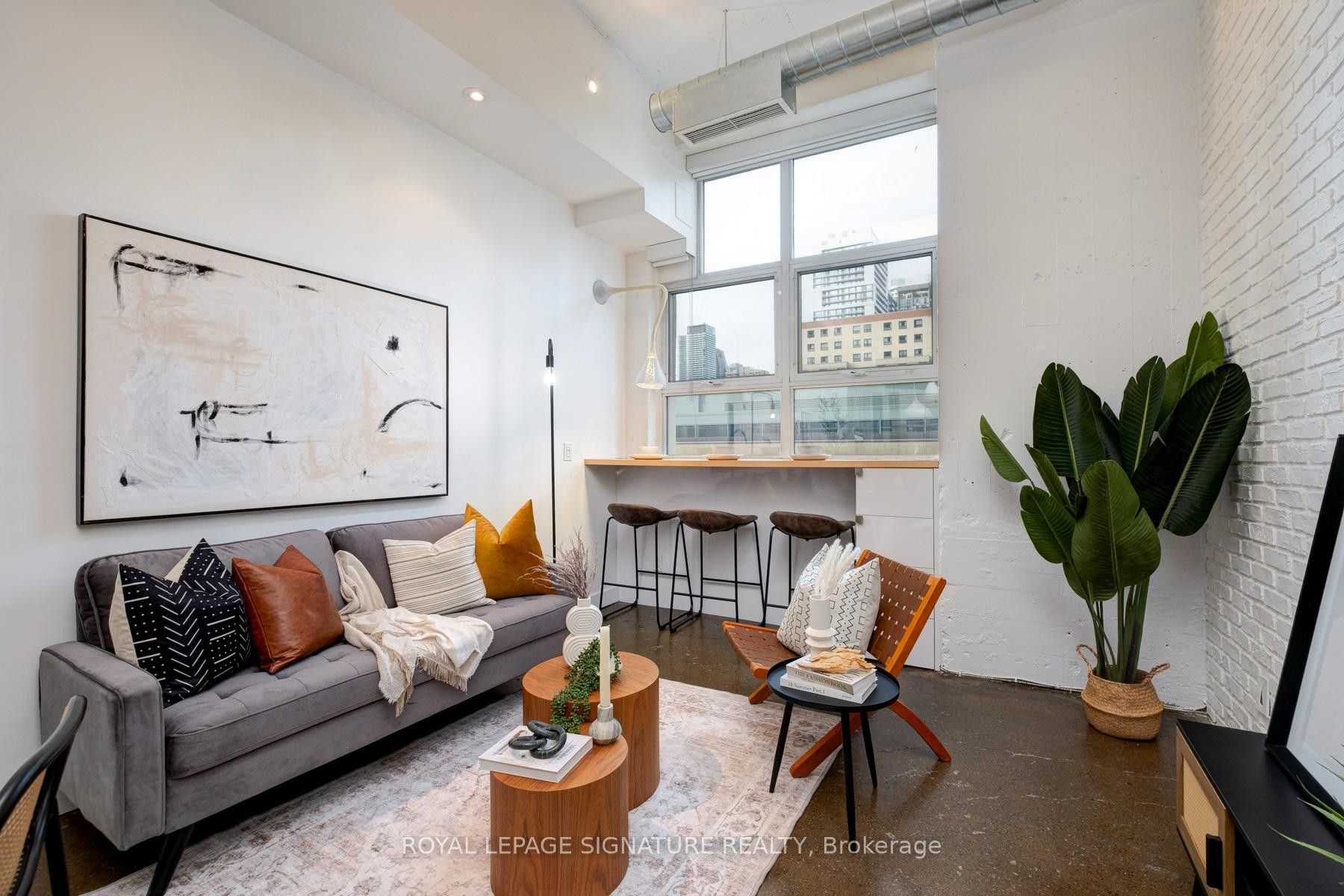 418-155 Dalhousie Street, Toronto, ON - Indoor Photo Showing Living Room