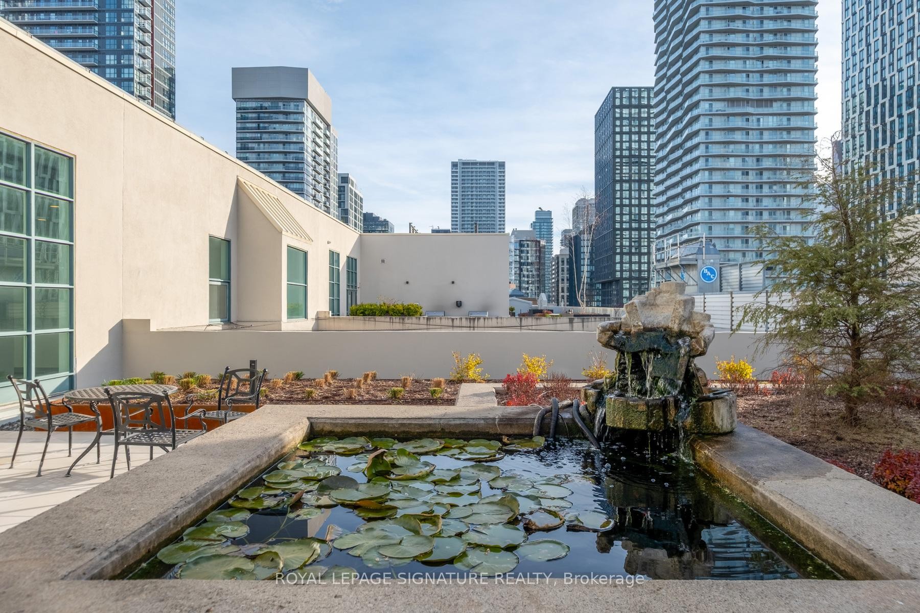 418-155 Dalhousie Street, Toronto, ON - Outdoor